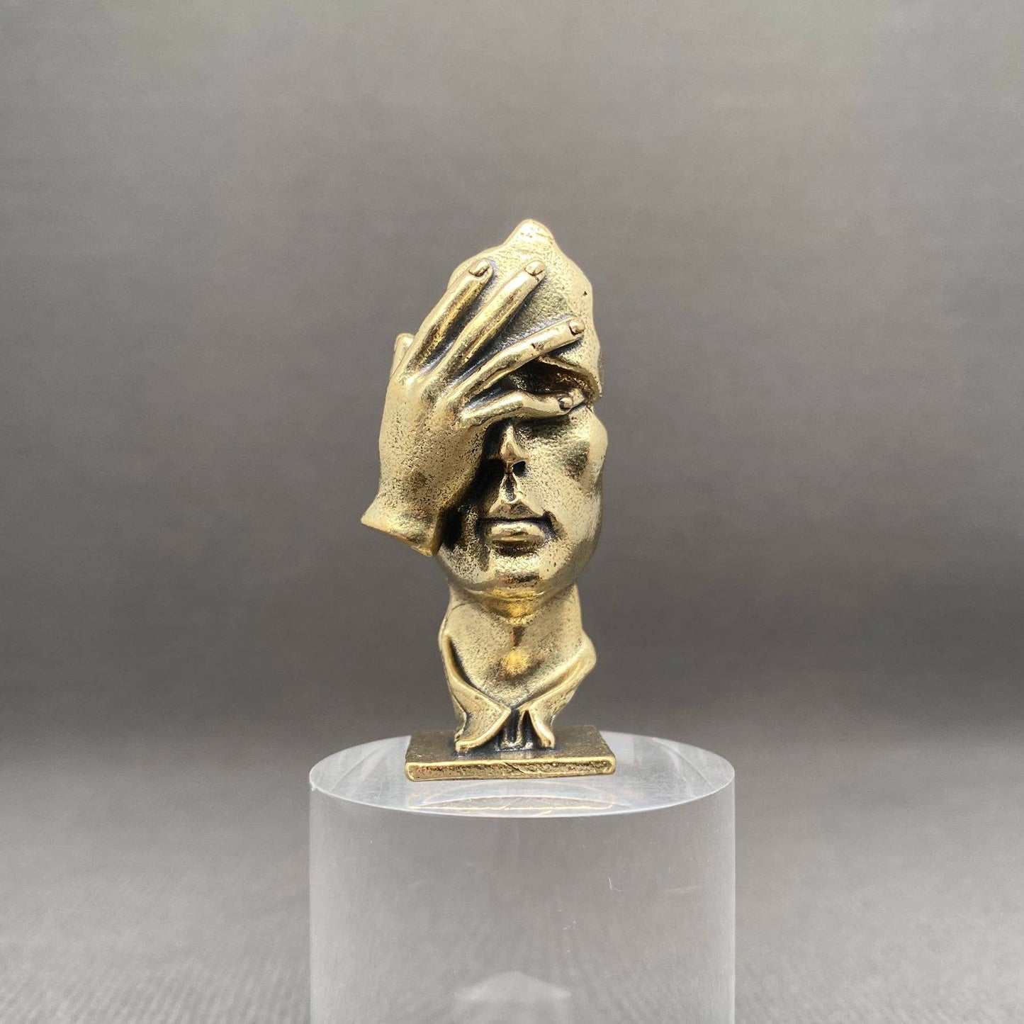Brass Abstract Figurine Crafts Decoration Desktop Ornaments: Meditation