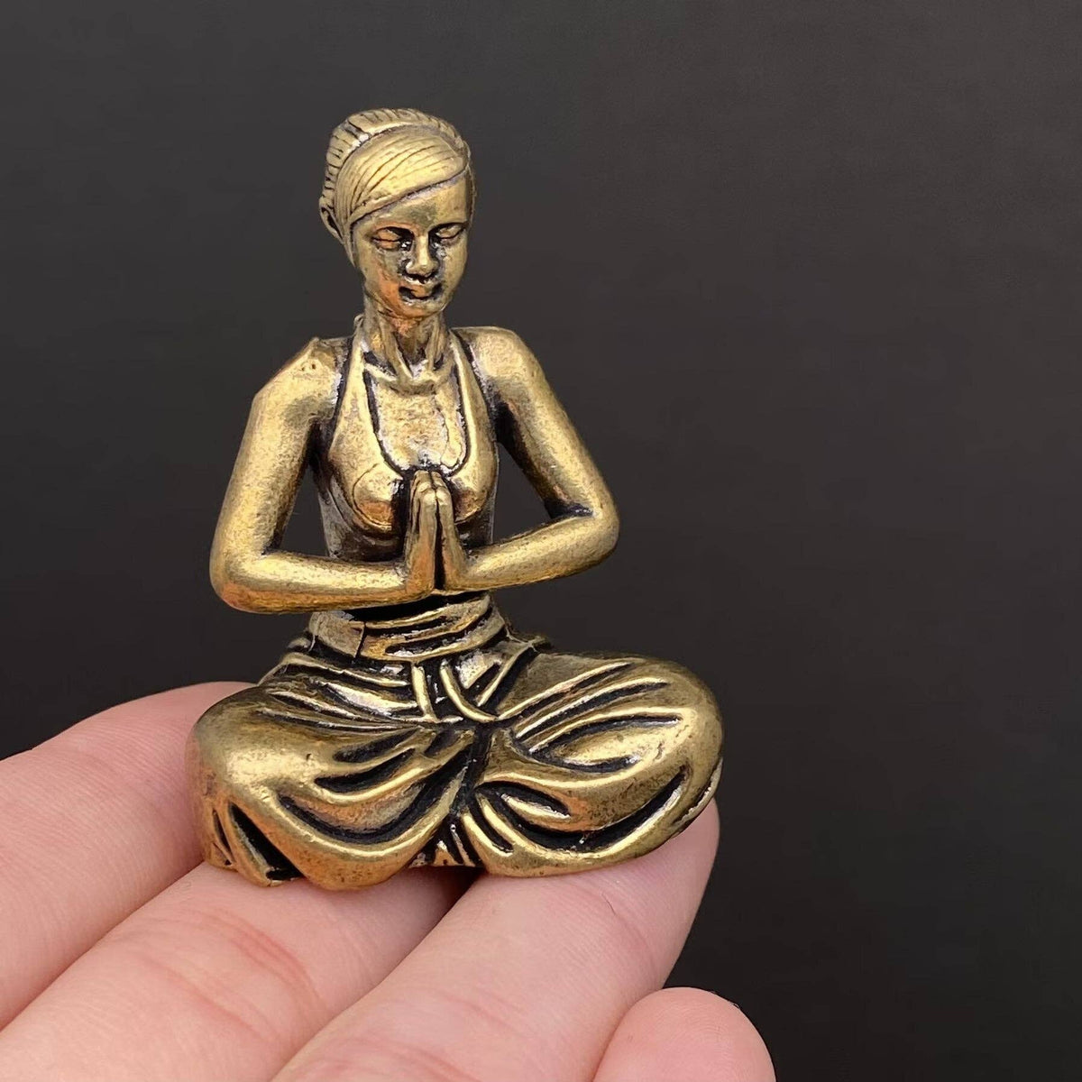Meditating Yoga Woman Figurine Brass Crafts Desktop Ornaments