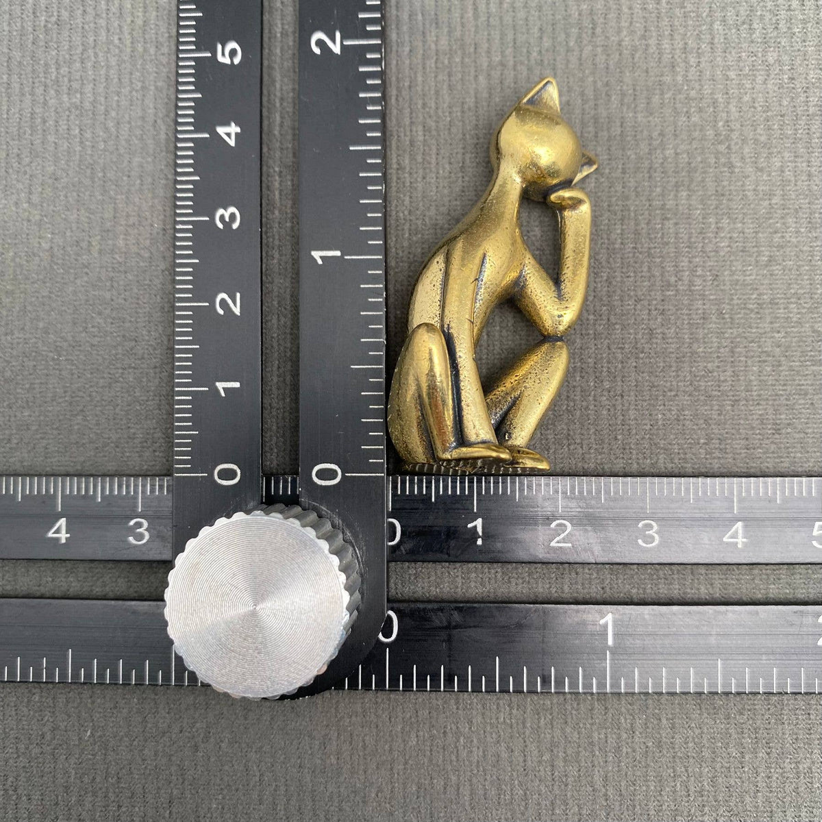 Contemplative Cat Brass Crafts Decoration Desktop Ornaments