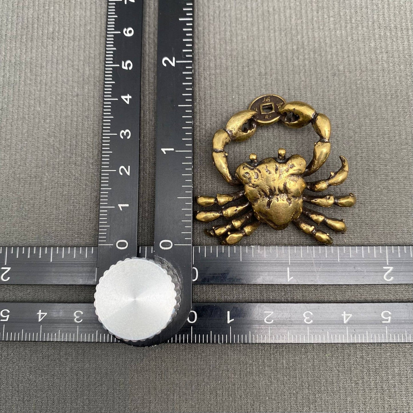 Brass Crab Holding Coin Crafts Decoration Desktop Ornaments
