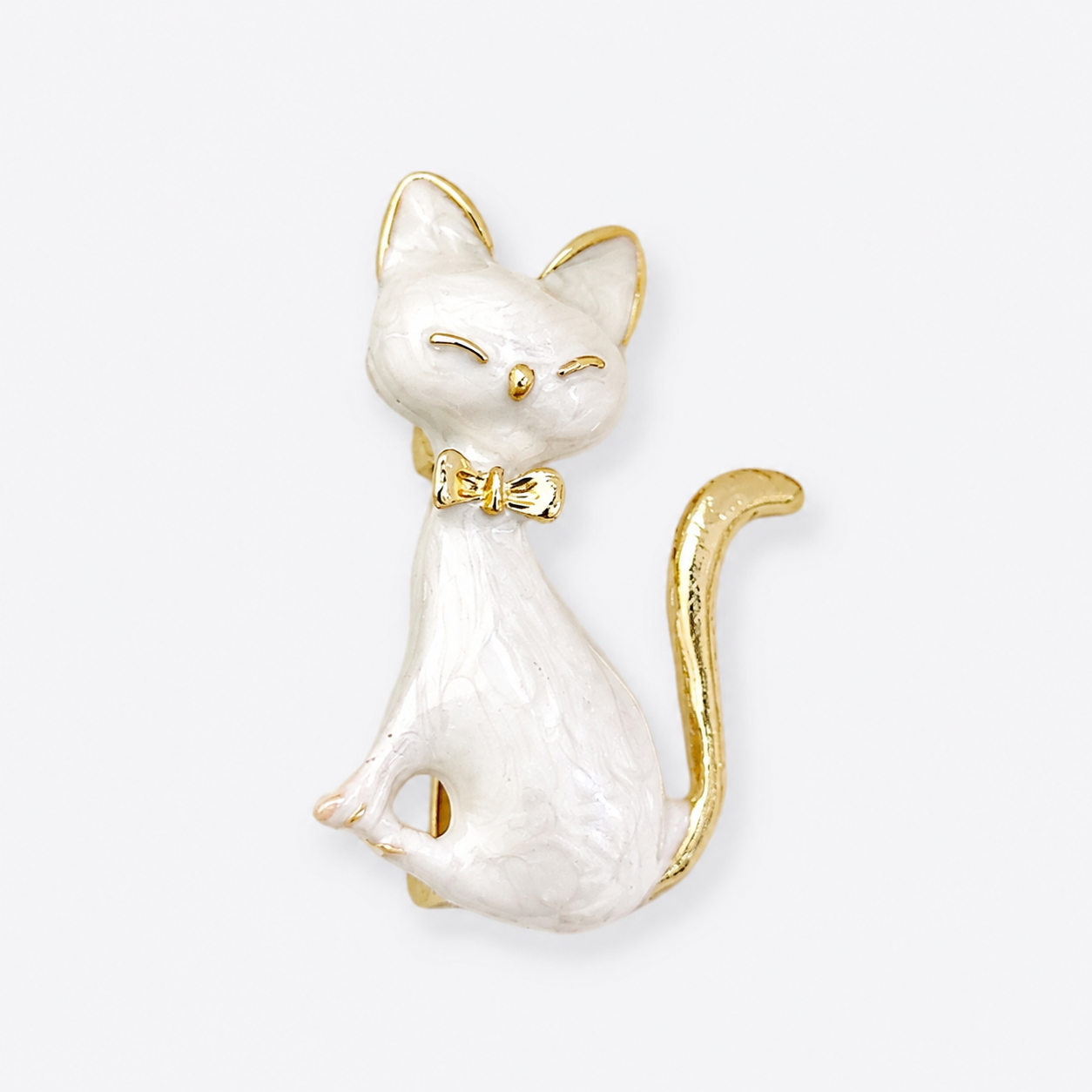 Whimsical White Cat Animal Brooch Pin: A1