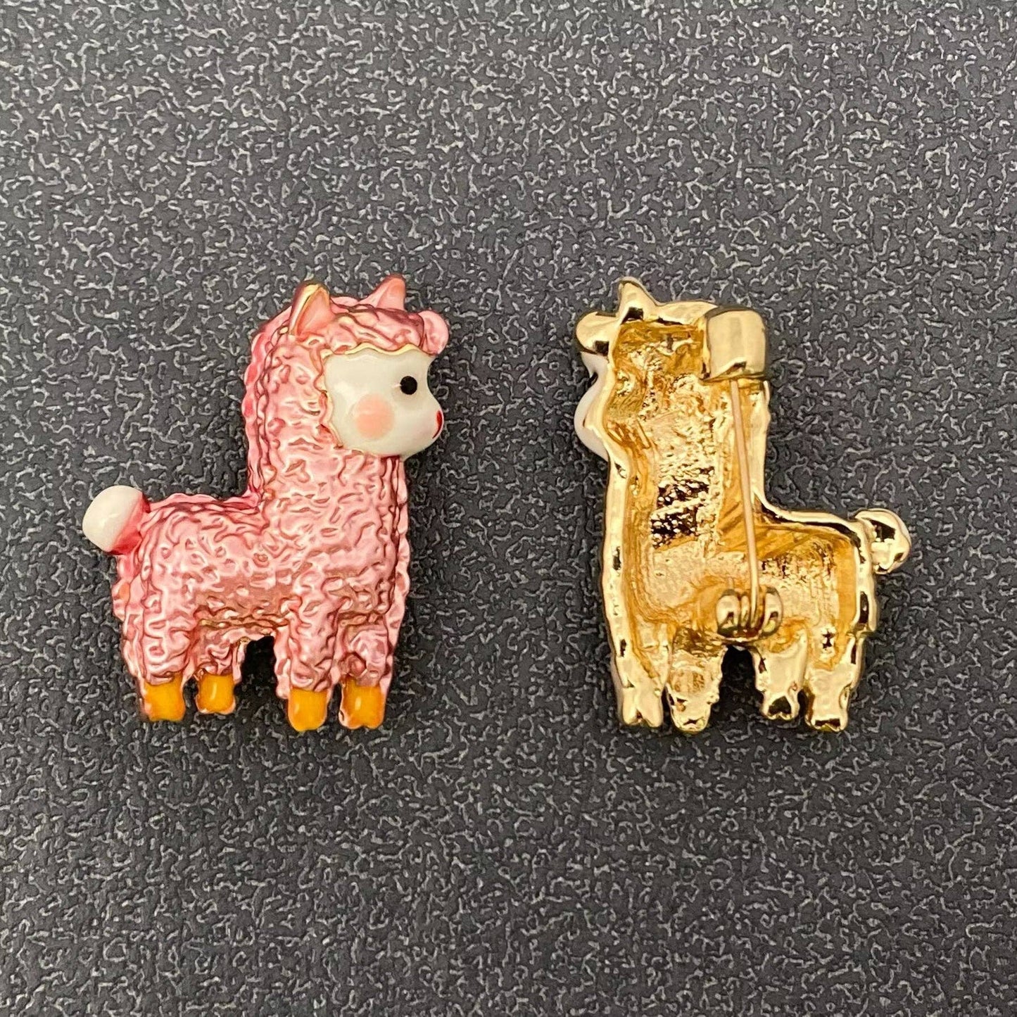 Cute Alpaca Brooch: Pink