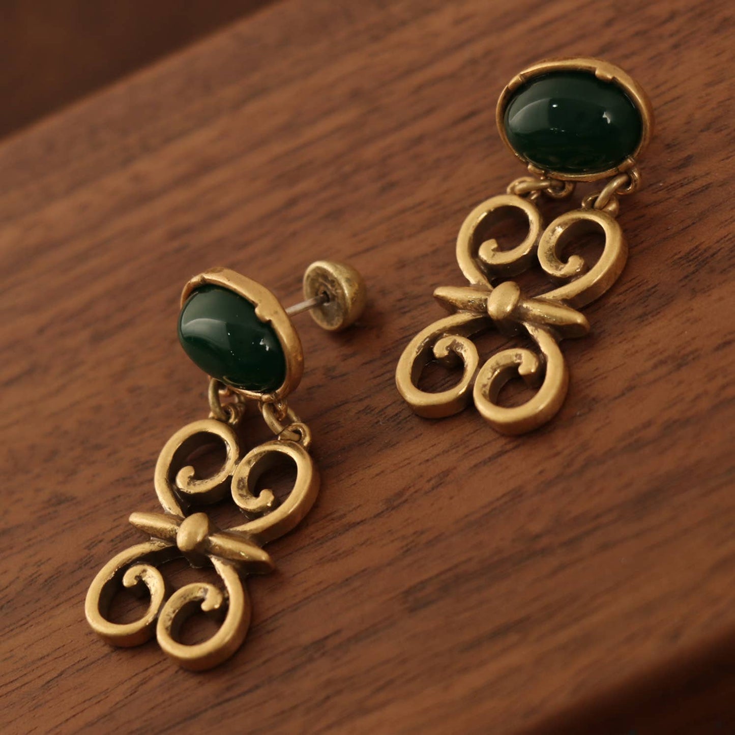 Vintage Green Stone Dangle Earrings - Elegant & Timeless