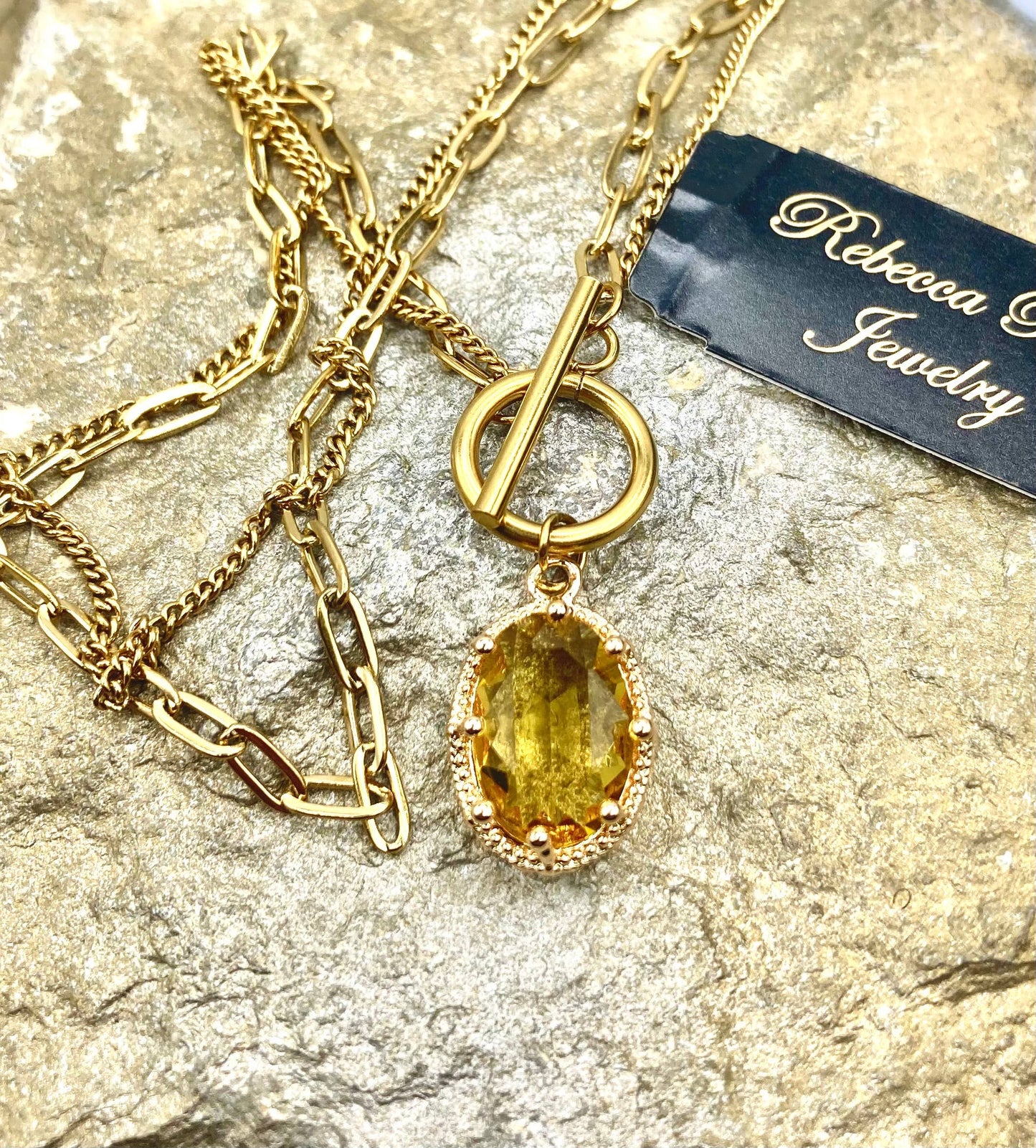 Gold Toggle Necklace with Crystal Éclat Pendant: Yellow