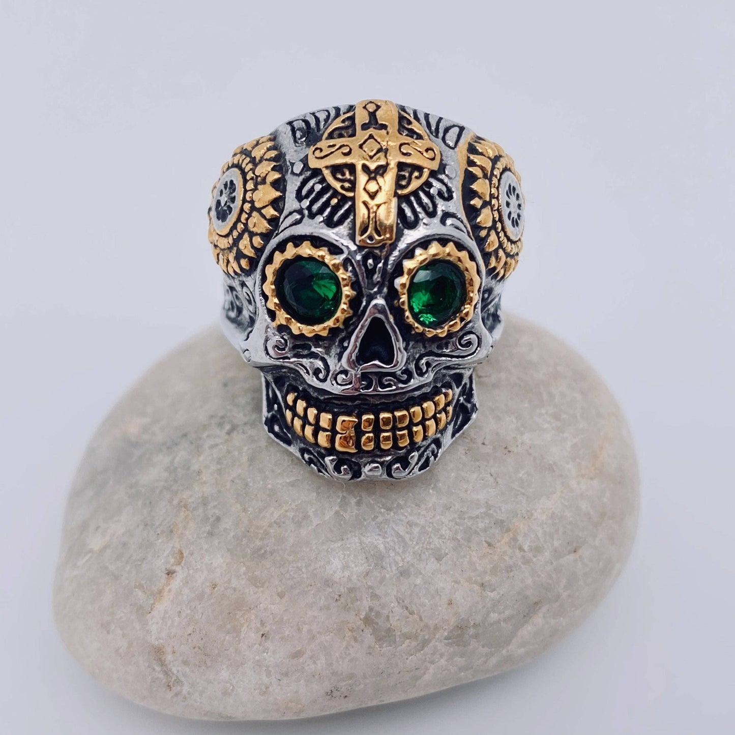 Titanium Steel Men's Retro Carved Cross Skull Ring - MJ/MR: 7#