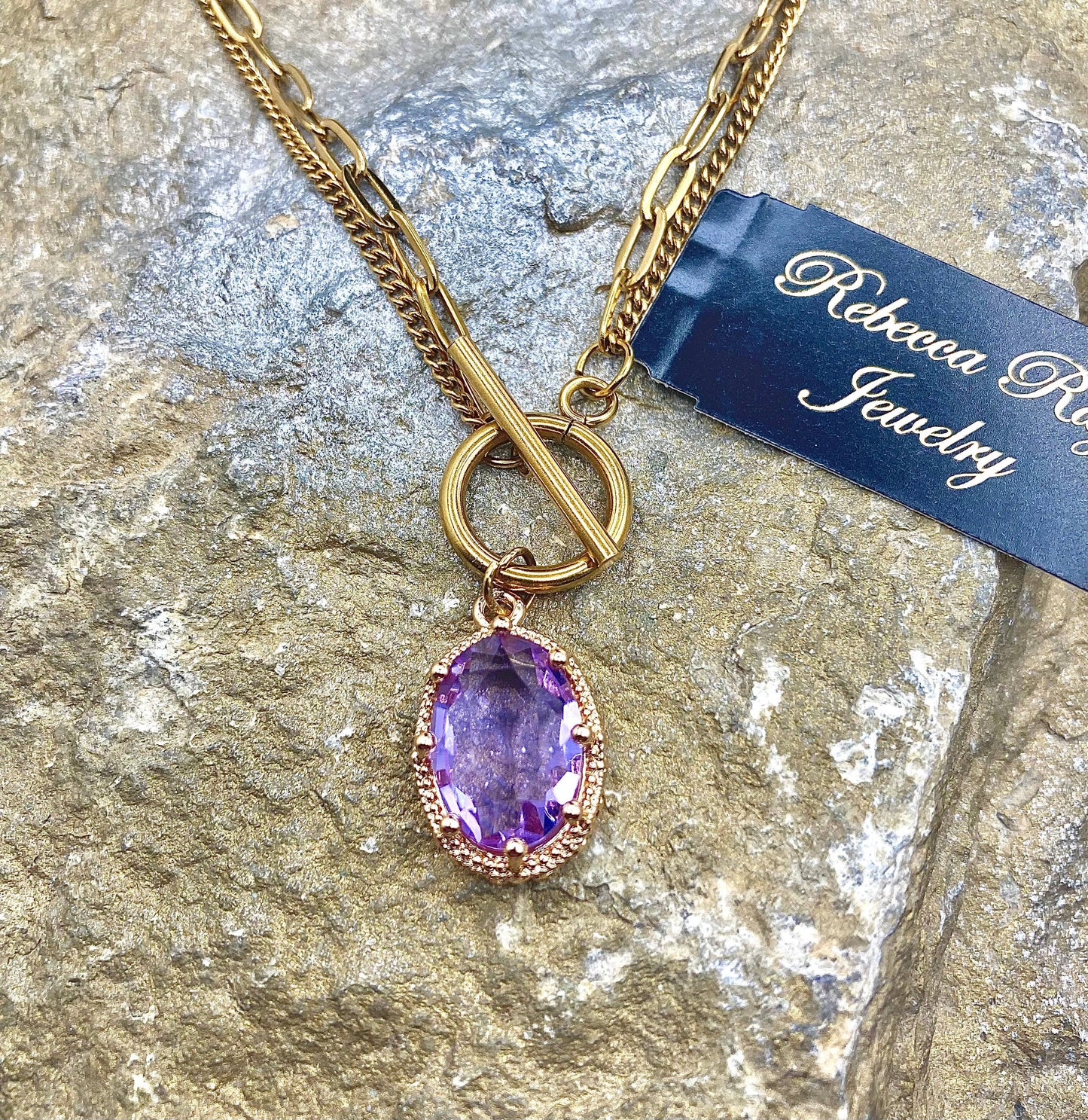 Gold Toggle Necklace with Crystal Éclat Pendant: Purple