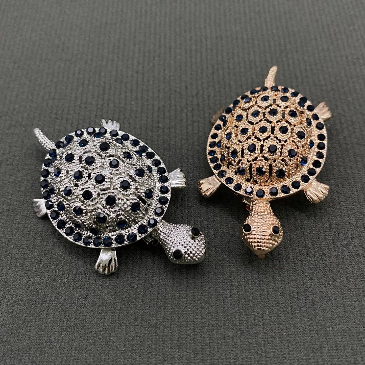 Turtle Brooch: Silver