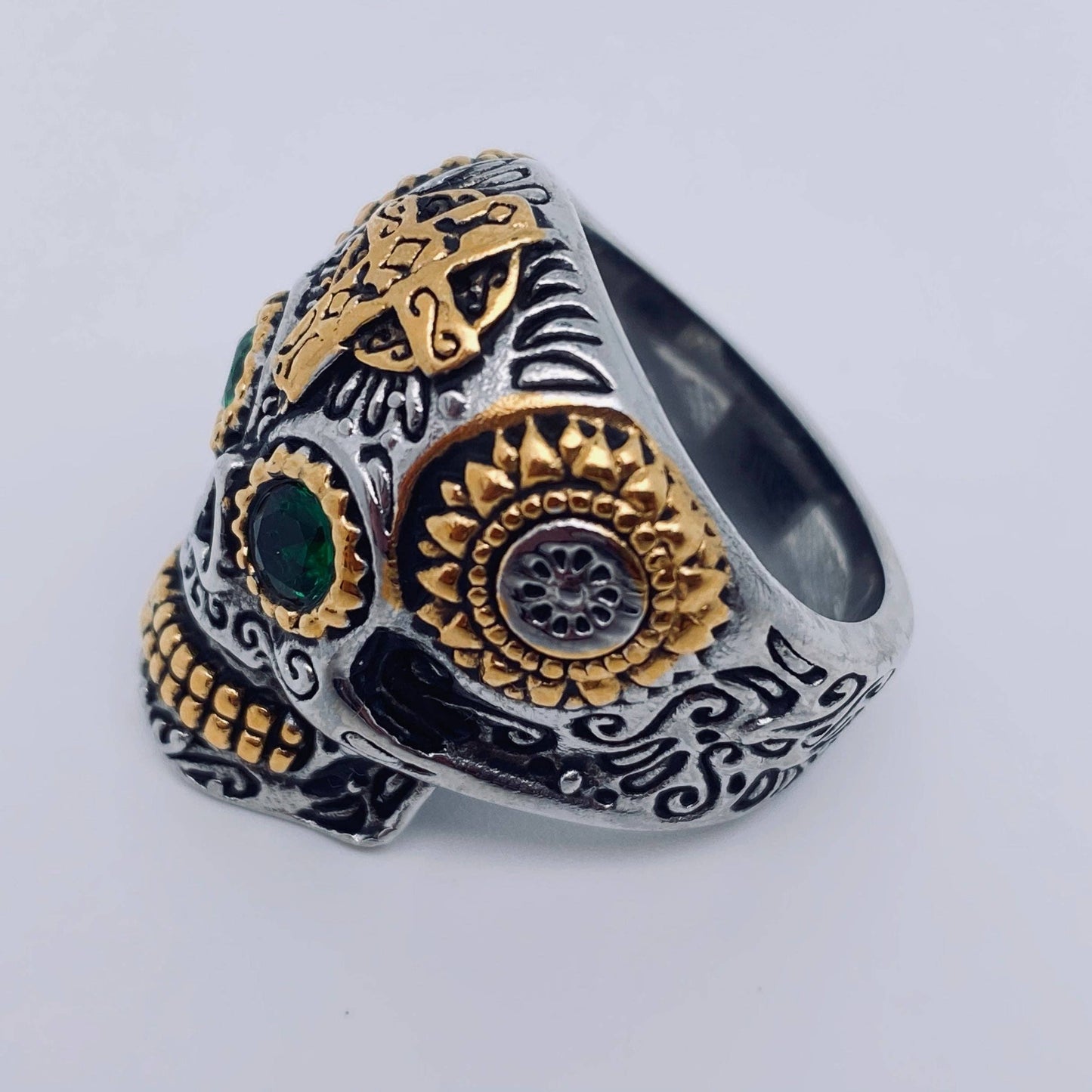 Titanium Steel Men's Retro Carved Cross Skull Ring - MJ/MR: 7#