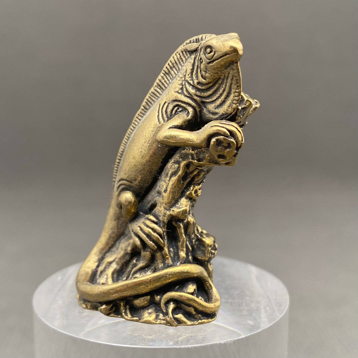 Lizard on Tree Brass Crafts Decoration Desktop Ornaments