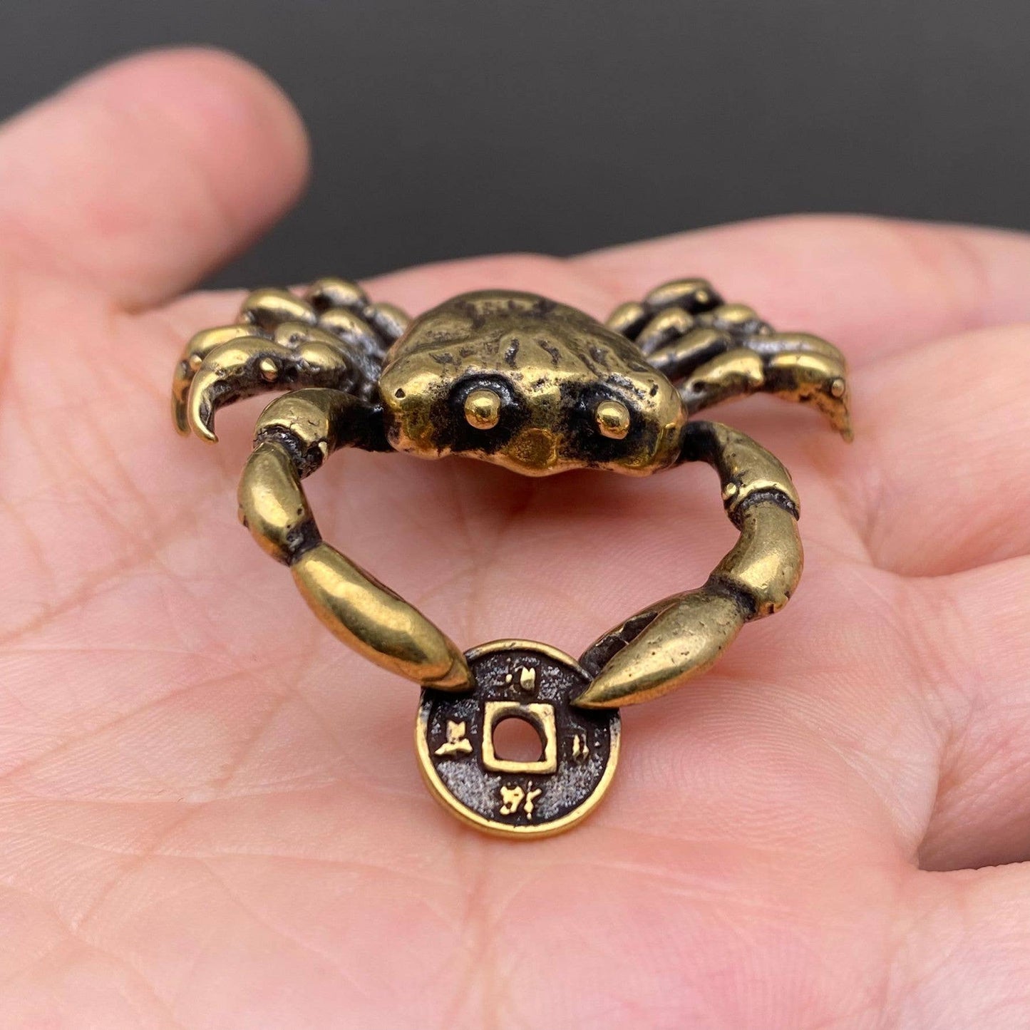 Brass Crab Holding Coin Crafts Decoration Desktop Ornaments