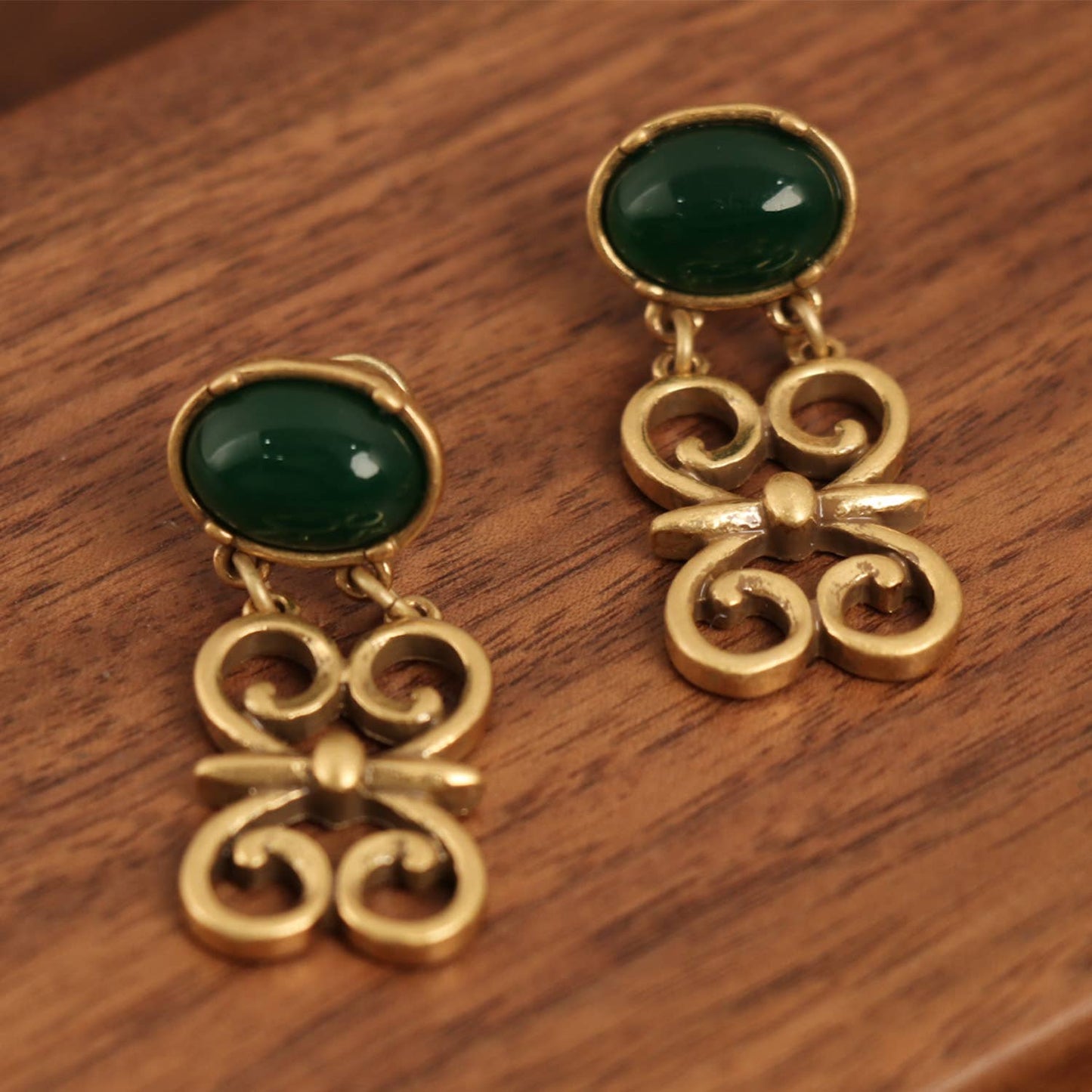 Vintage Green Stone Dangle Earrings - Elegant & Timeless