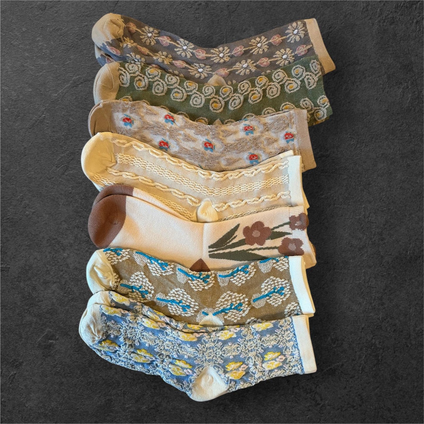 Set of 7 pair Women's Pattern Socks - Lot 7