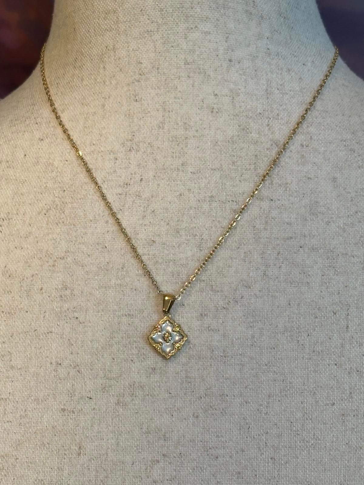 Stainless Elegant Gold Tone Necklace with Floral Pendant