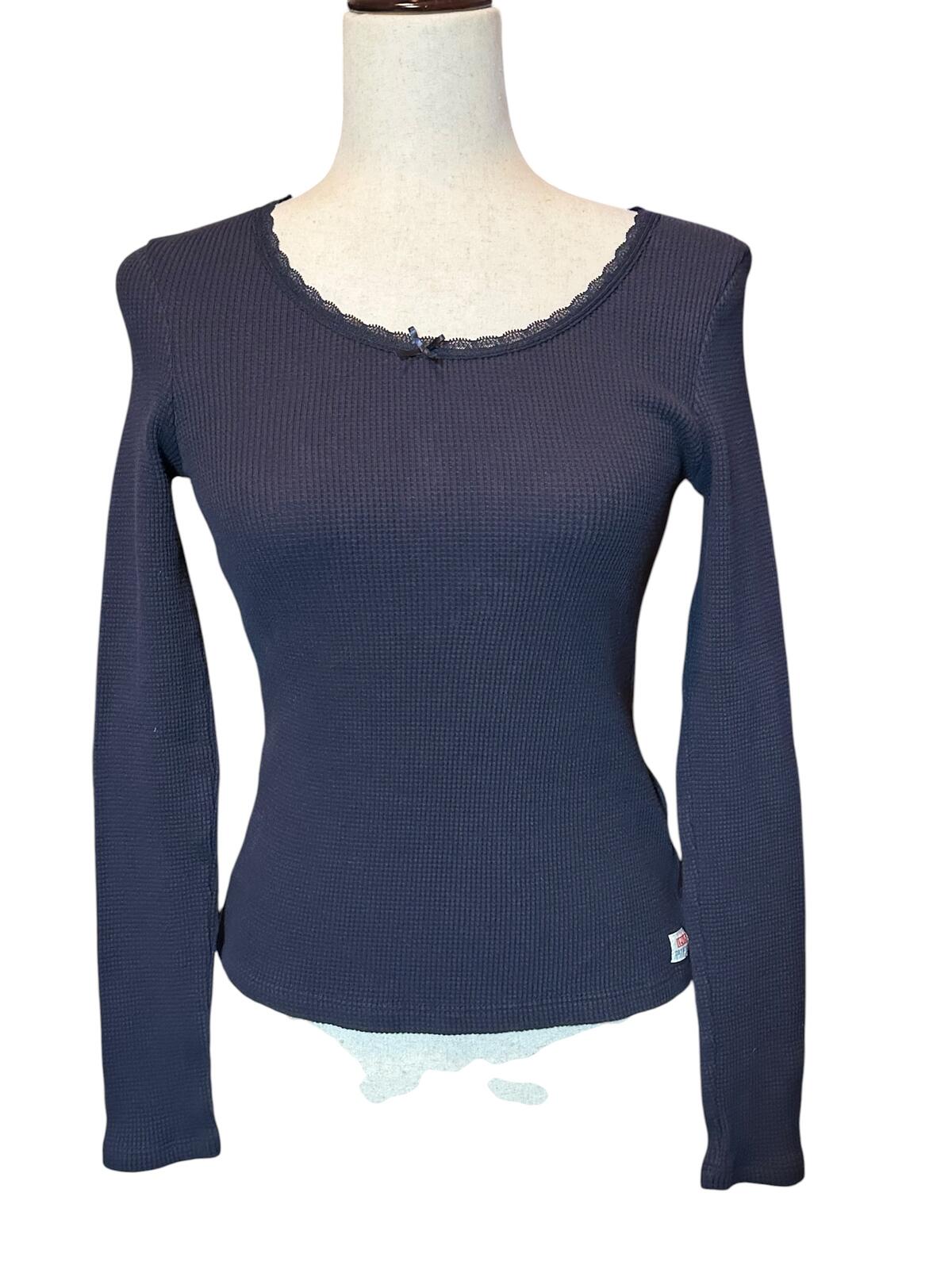 Levi's Women's Navy Blue Long Sleeve Thermal Top Size Small