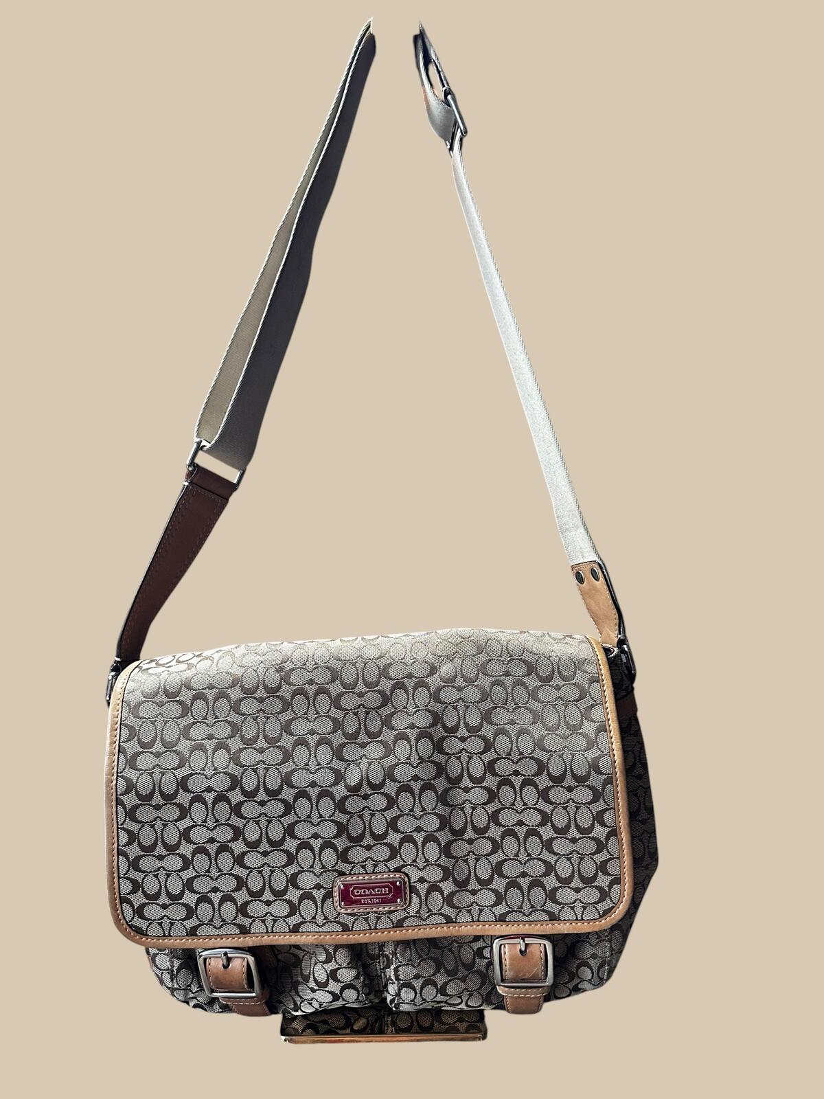 Coach F70203 Signature Canvas Messenger Crossbody Bag