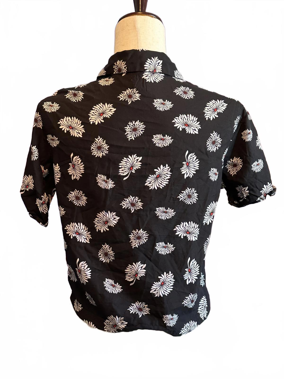 Vans Black Floral Cropped Short Sleeve Button-Up Shirt XS