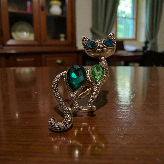 Vintage-Look Cat Brooch with Green Gemstones