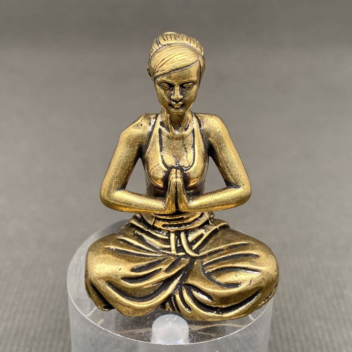 Meditating Yoga Woman Figurine Brass Crafts Desktop Ornaments