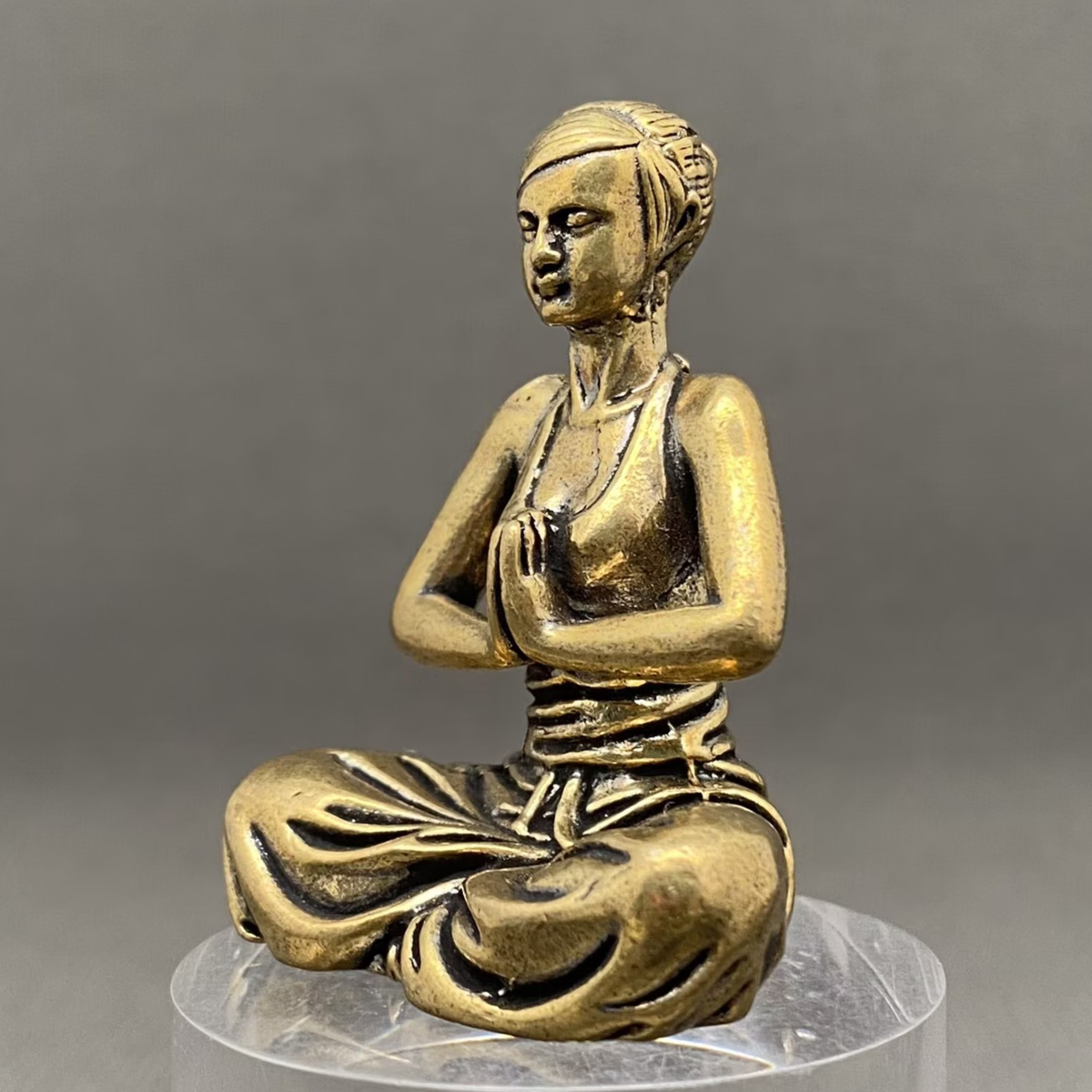 Meditating Yoga Woman Figurine Brass Crafts Desktop Ornaments
