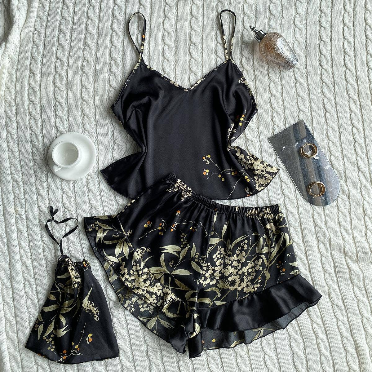 Women Fashion Printed Silk Pajamas Two-Piece Set: Green Cherry / M