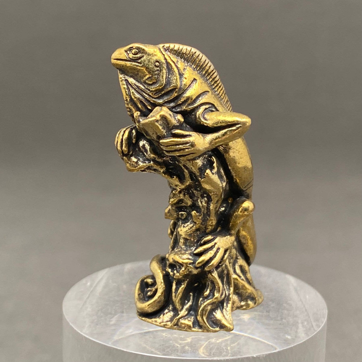 Lizard on Tree Brass Crafts Decoration Desktop Ornaments