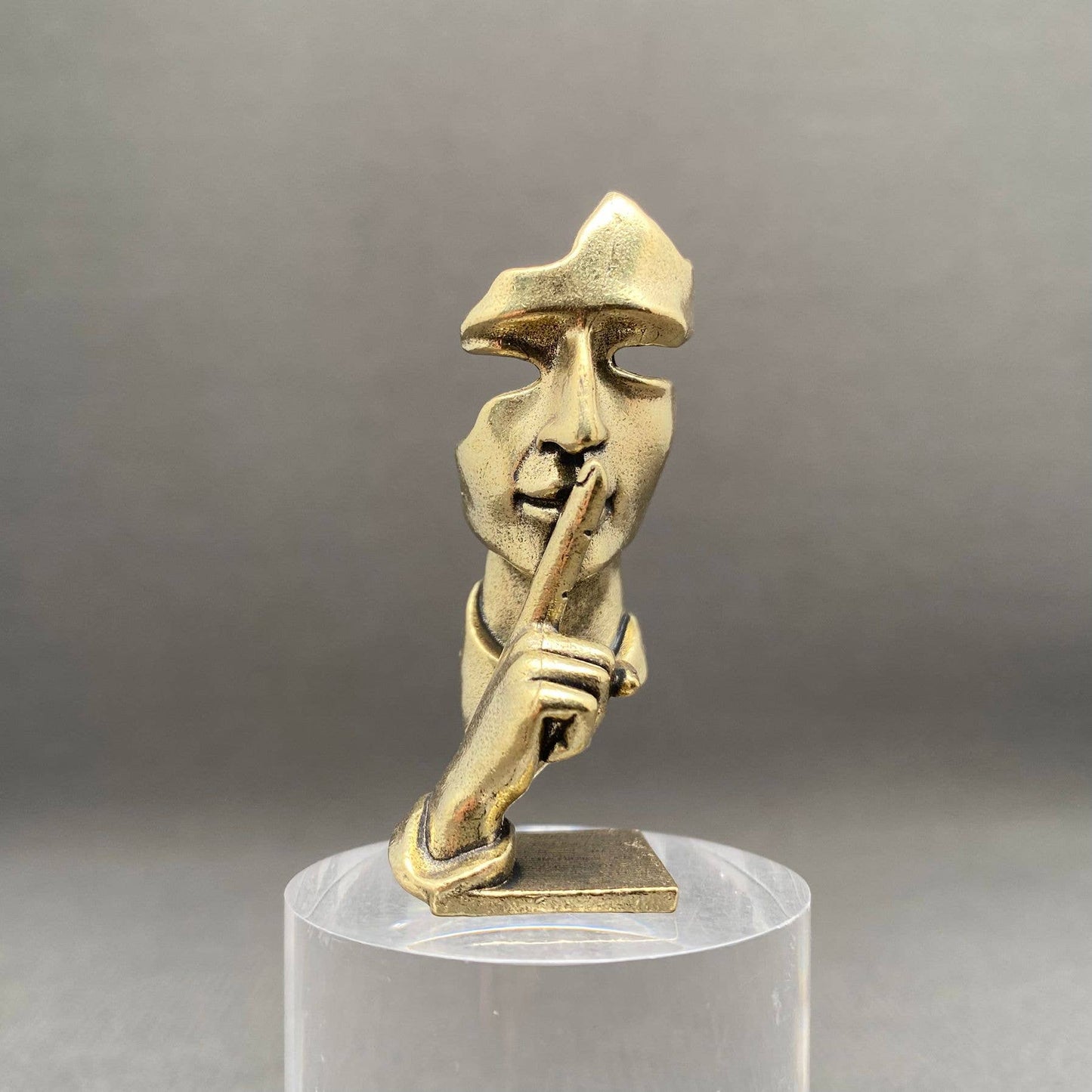 Brass Abstract Figurine Crafts Decoration Desktop Ornaments: Meditation