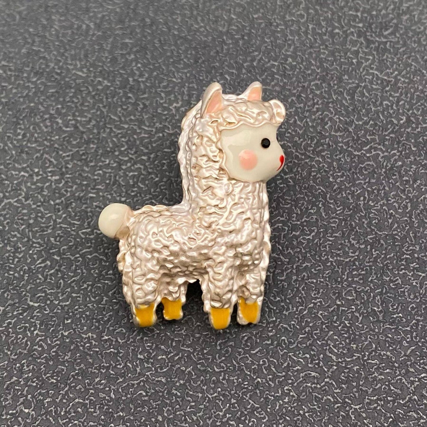 Cute Alpaca Brooch: Pink