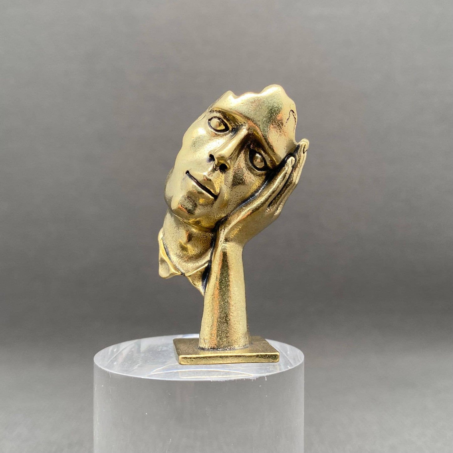 Brass Abstract Figurine Crafts Decoration Desktop Ornaments: Meditation
